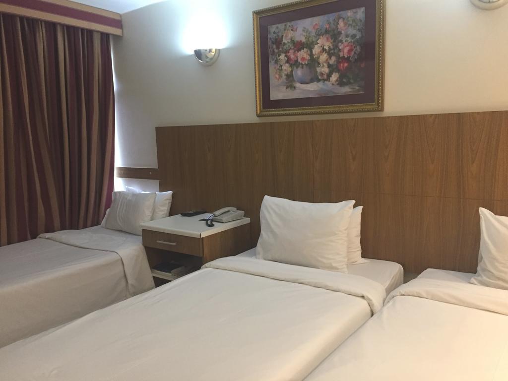 Phenícia Bittar 4* Brasilia
